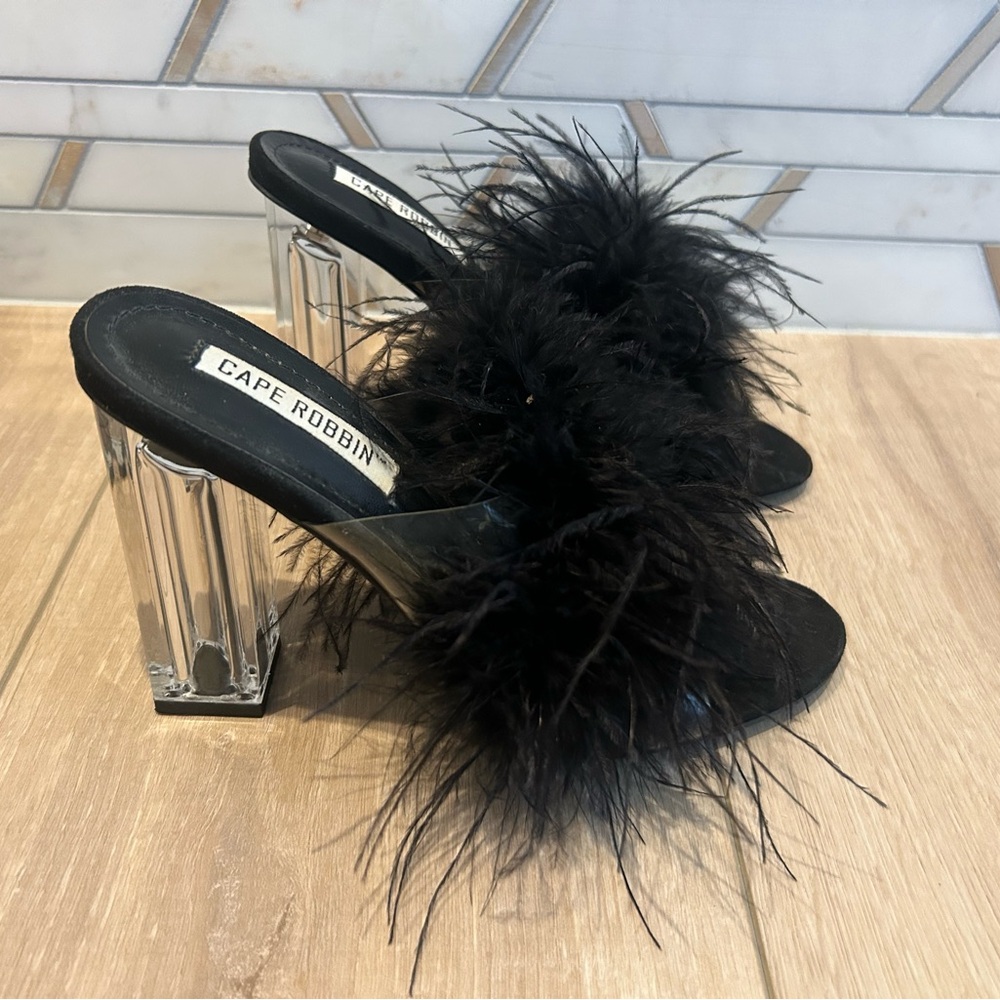 Cape Robbin Womens Size 6.5  Feather Clear Block Heel Black